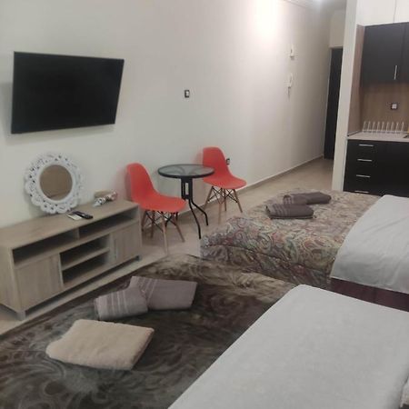 G M 3 Rooms Kentpo In The Heart Of The City Larissa Eksteriør billede