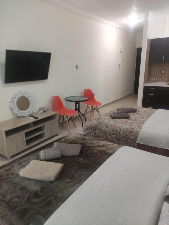 G M 3 Rooms Kentpo In The Heart Of The City Larissa Eksteriør billede